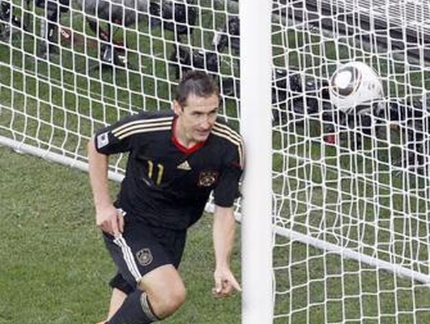 Alemania pone en evidencia a Argetina y obtiene el pase a semifinales. / Reuters