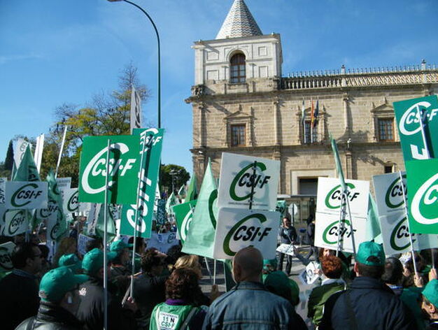 Concentraci&oacute;n de CSI-F ante el Parlamento Andaluz (11-11-2010)