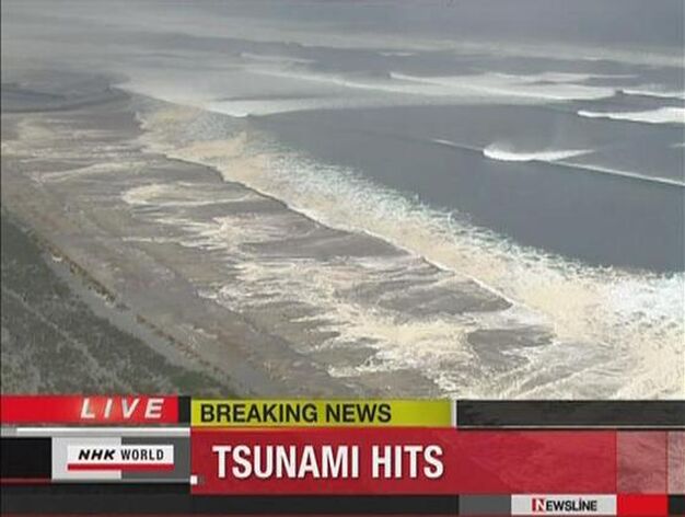 El fuerte terremoto registrado en Jap&oacute;n provoca un 'tsunami'.

Foto: STR