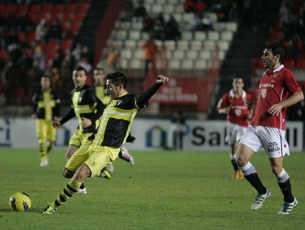 El C&oacute;rdoba empata ante Tarragona pese a acabar con uno menos (0-0). / LOF