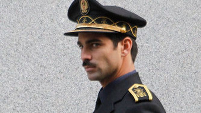 Rubén Cortada, con el uniforme de Serrano Suñer.