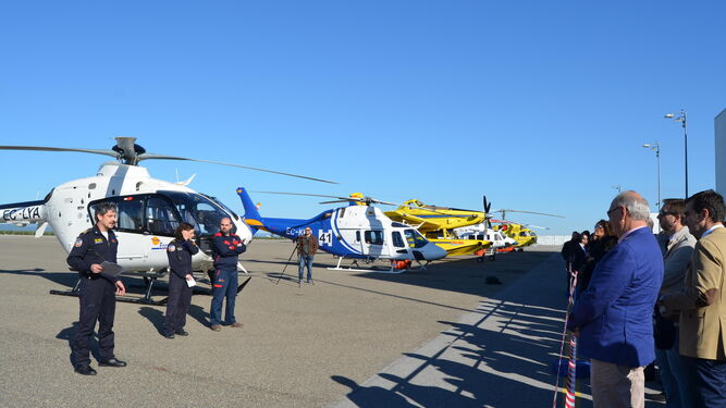 Algunos de los helicópteros de la compañía.