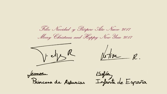 Dorso de la tarjeta, firmada por los reyes, la princesa de Asturias y la infanta Sofía.
