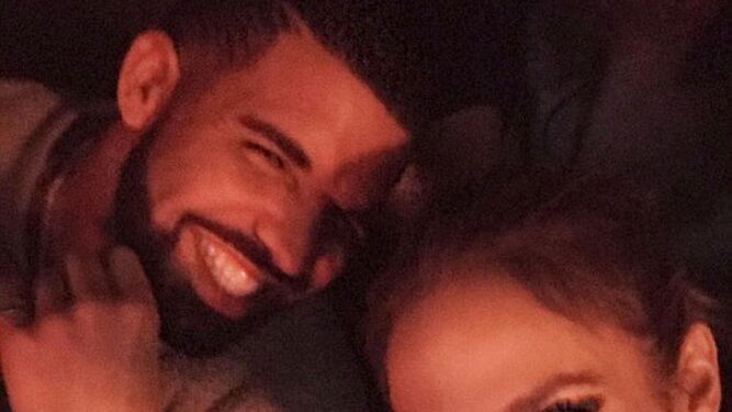 Drake y JLo tras un concierto de ésta en Las Vegas.