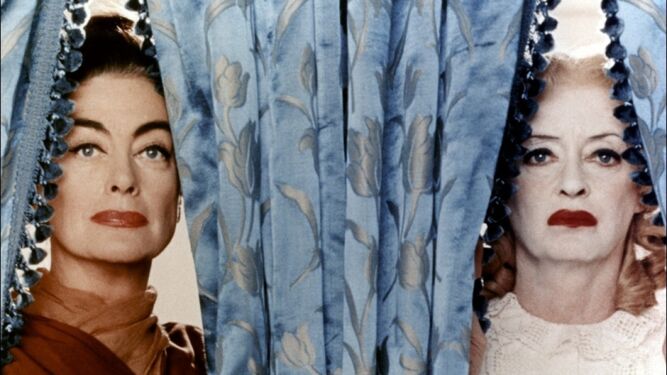 Las verdaderas actrices en el rodaje de '¿Qué fue de Baby Jane?' (arriba), abajo Susan Sarandon y Jessica Lange.