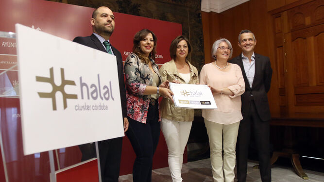 Presentación de la nueva imagen del Clúster Halal ayer, en el Ayuntamiento.