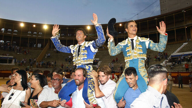 El diestro sevillano Manuel Escribano y el francés Juan Bautista salen a hombros en Alicante.