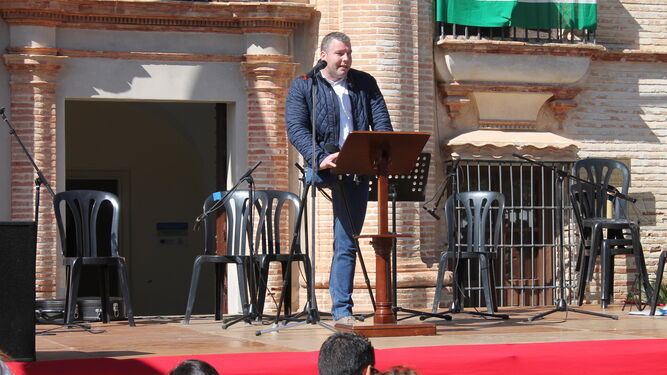 Antonio Granados, interviniendo en un acto como alcalde de La Carlota.