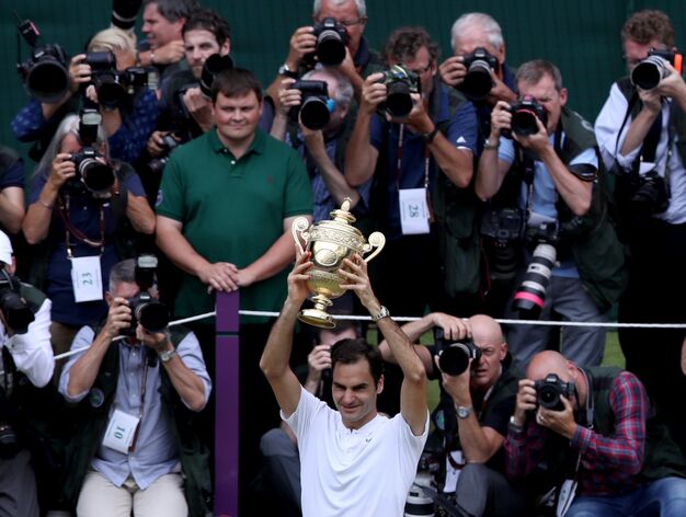La im&aacute;genes del octavo t&iacute;tulo de Federer en Wimbledon