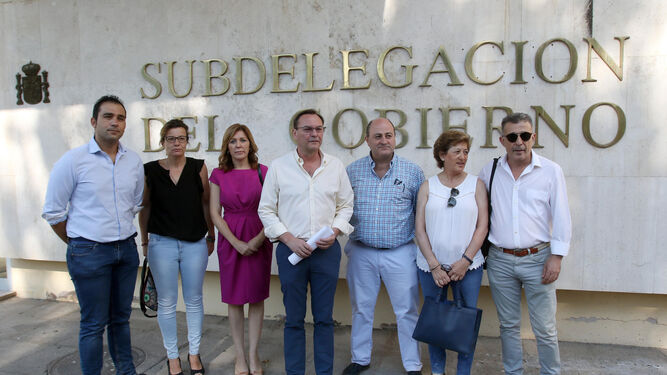 Los alcaldes de la comarca del Valle del Guadalquivir en la Subdelegación del Gobierno