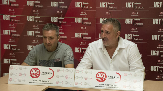 Antonio Lopera y Pedro Téllez, ayer, en la sede de UGT.