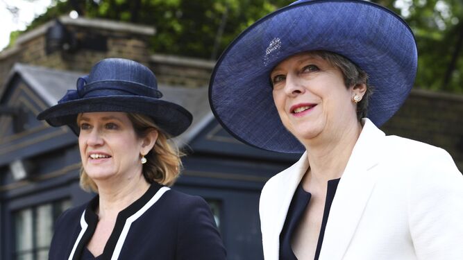 Theresa May junto a Amber Rudd
