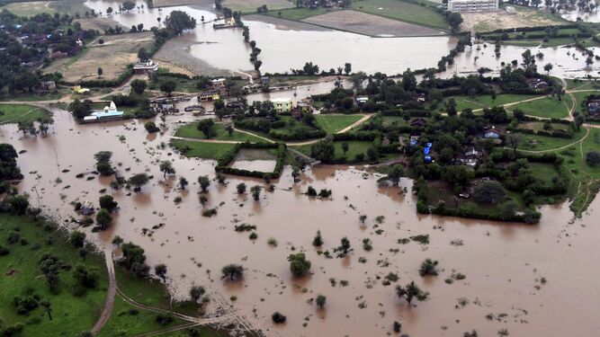 Una de las zonas afectadas por las inundaciones, en Guyarat.
