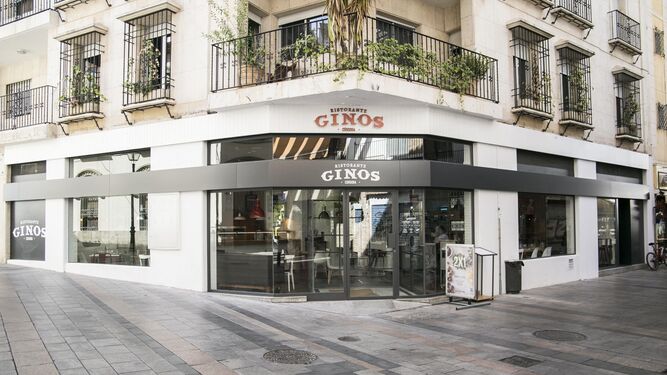 Ginos abre su restaurante en Ángel Saavedra