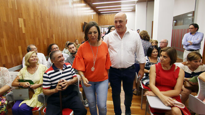 Teba Roldán y José Mellado, ayer en la sede del PSOE.