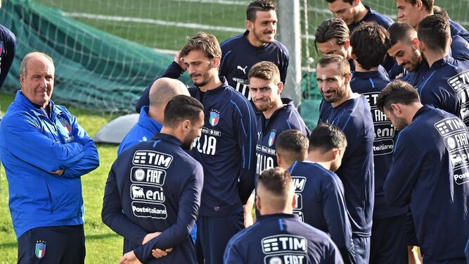 La selección italiana inicia un entrenamiento en el centro de Coverciano, donde habitualmente se ejercita.