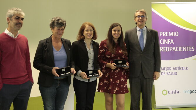 Sergio Brihuega, Ana Macpherson, Gisela Pérez, Azucena Martín y Enrique Ordieres en la entrega de los premios RedPacientes.