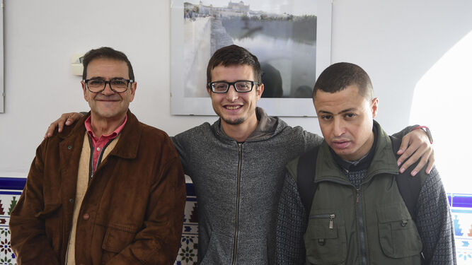 José Carrasco, Abdellah Charif y Youssef Nouain, autores de la exposición.