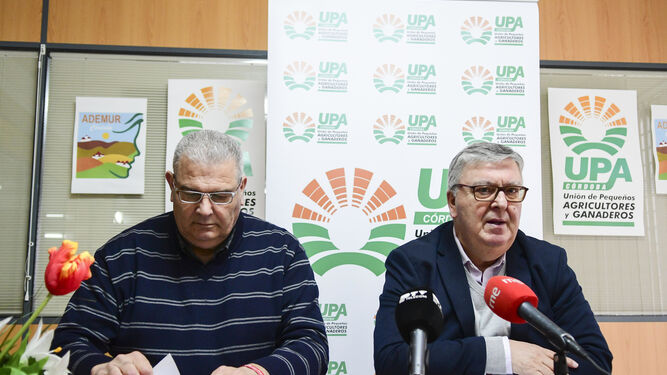 El secretario de UPA en Huelva, Manuel Piedra, y su homólogo en Córdoba, Manuel Cobos.