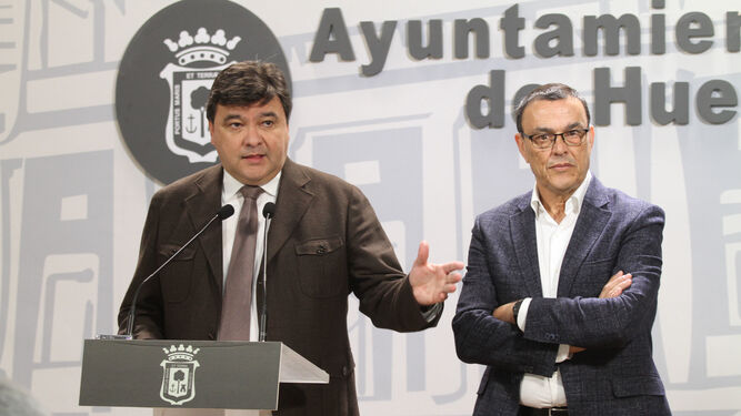 Gabriel Cruz e Ignacio Caraballo en la rueda de prensa en la que reclamaron la reunión.