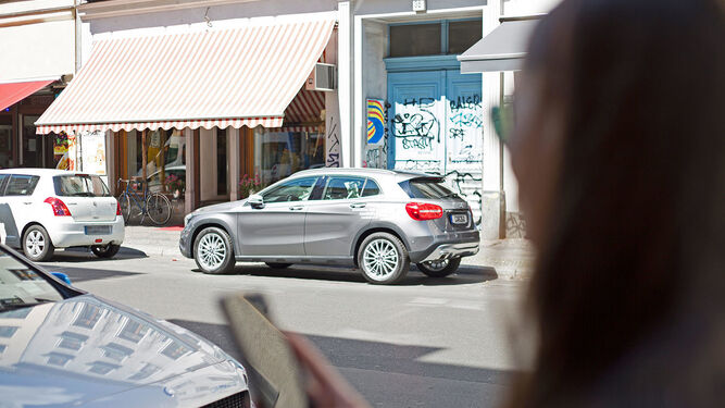 Los eternos rivales BMW y Daimler (Mercedes) se asocian en la movilidad urbana