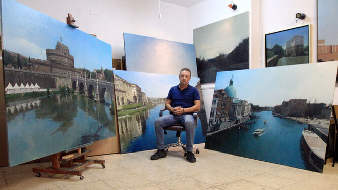 El pintor cordobés Francisco Escalera, en su taller.