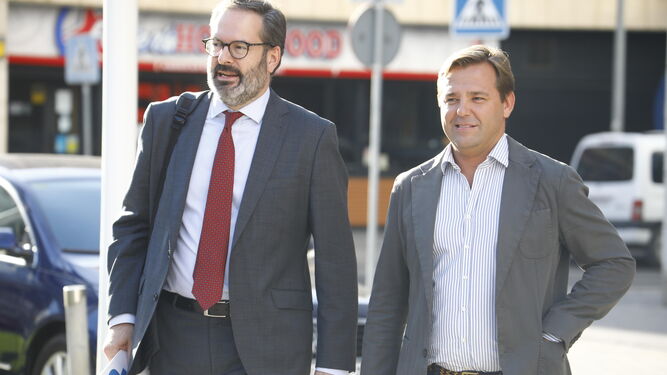 Adolfo Molina y Antonio Repullo, a su llegada al hotel Córdoba Center.