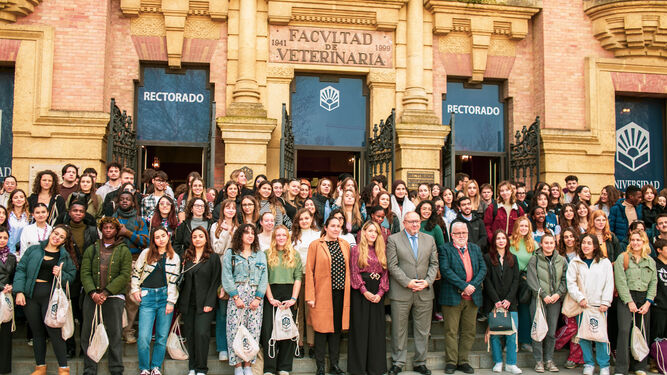 Alumnos internacionales de la Universidad de Córdoba en el Rectorado.