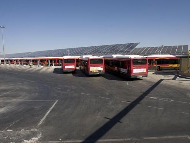 Planta solar en los aparcamientos de Tussam