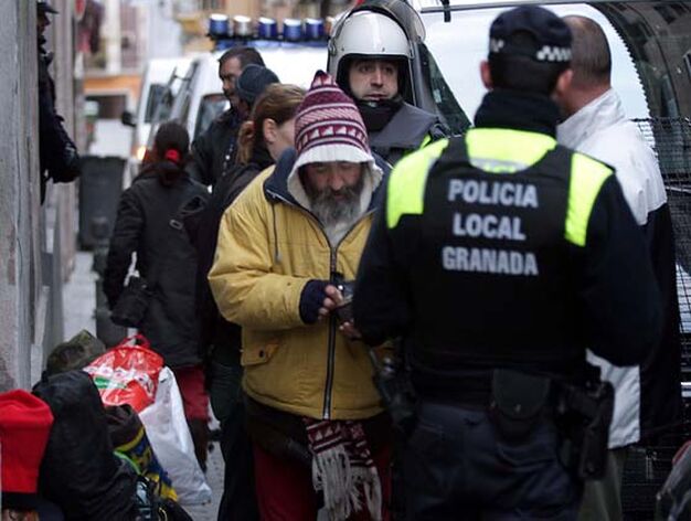 La Polic&iacute;a Local desaloja a 29 personas de un edificio ocupado en el centro de Granada