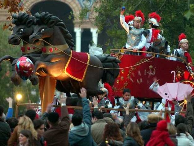 Los Reyes Magos llenan de magia Sevilla