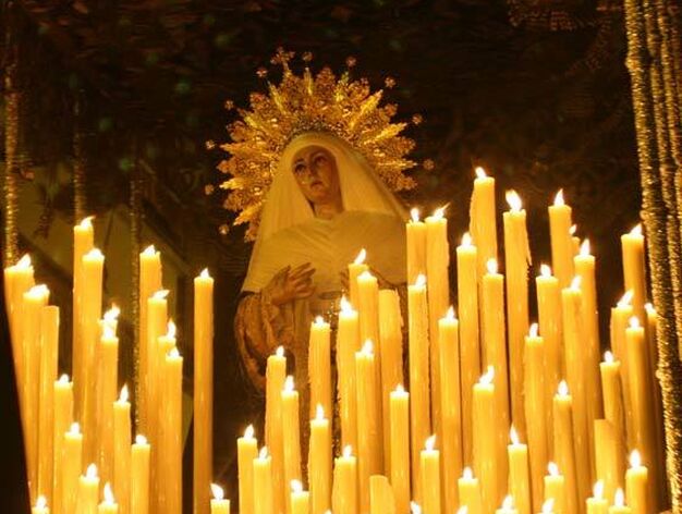 La Virgen de las Aguas en un momento del recorrido.

Foto: Jos&eacute; &Aacute;ngel Garc&iacute;a