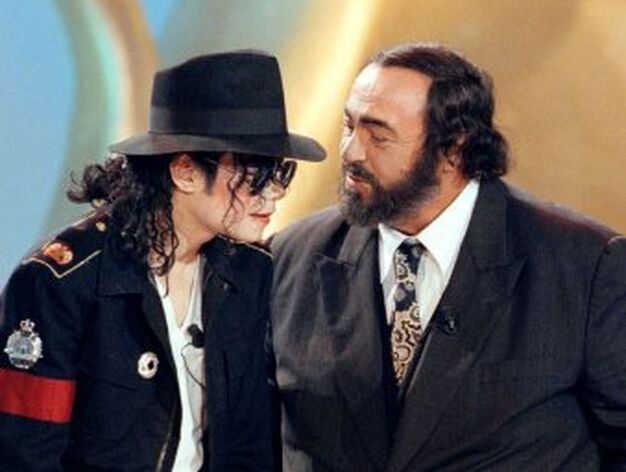 Jackson coincide en una gala con el tenor Luciano Pavarotti.

Foto: reuters