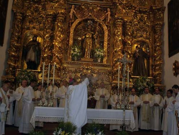 La misa pontificial ha marcado el inicio del a&ntilde;o jubilar

Foto: Rafael Salido
