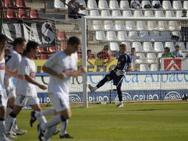 El C&oacute;rdoba pierde 3-0 en Albacete. / LOF