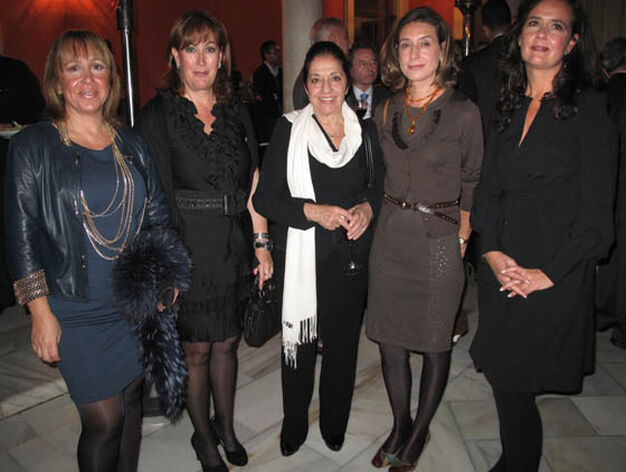Eva Olivares, Rosa Garc&iacute;a Alonso, Lola Reina, Carmen P&eacute;rez y Ana Bovis.

Foto: Victoria Ram&iacute;rez