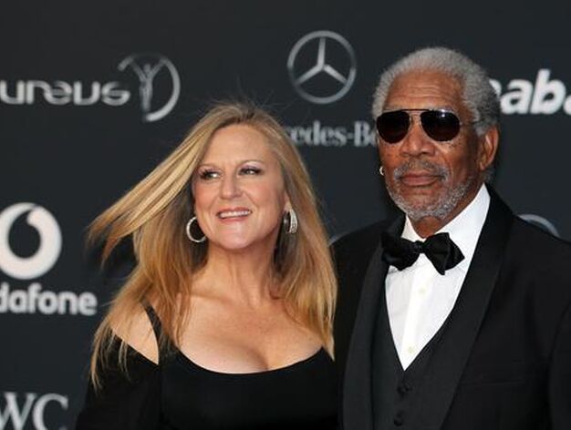 El actor Morgan Freeman y la productora de cine Lory McCreary. / AFP Photo