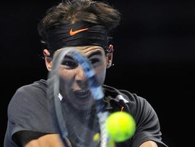 Federer muestra su mejor nivel y vence a Nadal con un contundente 6-3 y 6-0.

Foto: Reuters