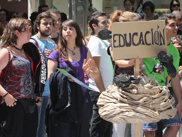 Concentraci&oacute;n de estudiantes en una calle cordobesa.

Foto: Alvaro Carmona