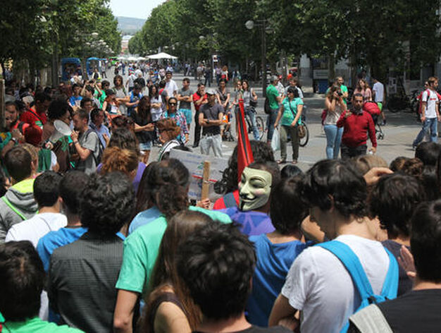 Varios estudiantes claman contra los recortes educativos

Foto: Alvaro Carmona