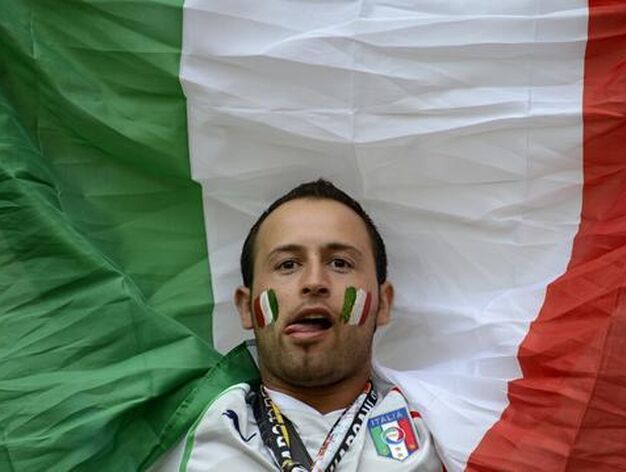 Italia perdona la goleada a Alemania y se mete, con todo merecimiento, en la final de la Eurocopa 2012.

Foto: EFE