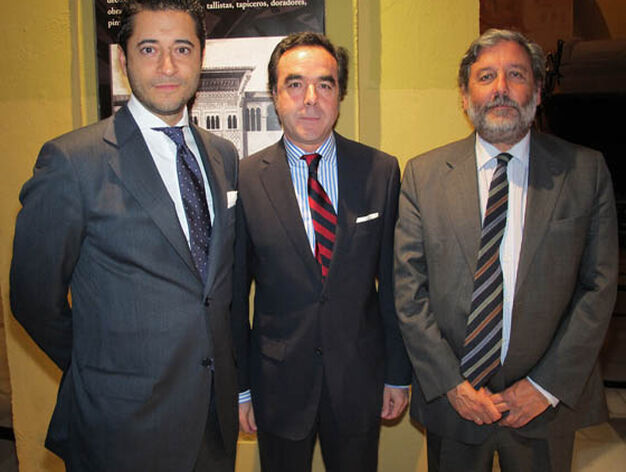 Javier Ortega y Jos&eacute; Manuel Romero, de Grupo Puma, con Armando Beca, de BNP Paribas.


Foto: Victoria Ram&iacute;rez