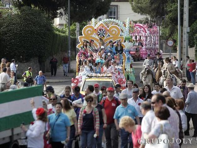 Varios miles de peregrinos participan en una de las citas tradicionales que anticipan el Mayo Festivo.

Foto: &Oacute;scar Barrionuevo