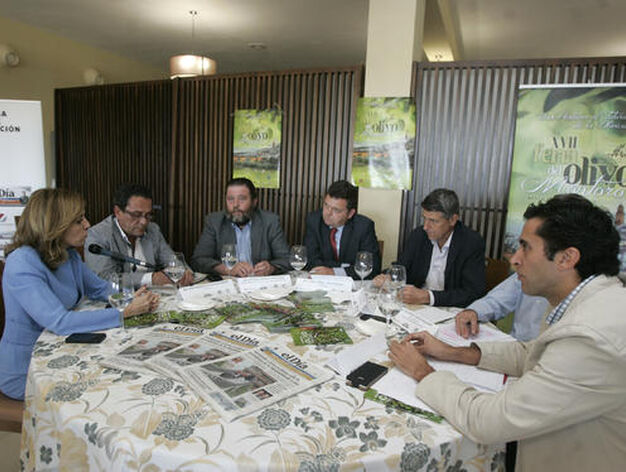 Romero interviene durante la mesa redonda, celebrada en el Hotel Mirador. 

Foto: Jos&eacute; Mart&iacute;nez