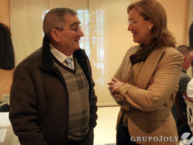 Laura Ruiz conversa con Rafael Soto, presidente del Distrito Centro.

Foto: Barrionuevo