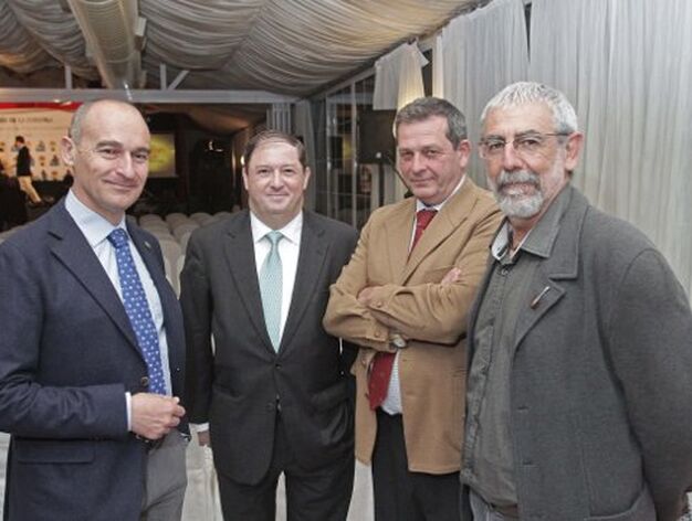 Dirigentes del IECG junto al representante de Exteriores en la comarca, Julio Montesinos. 

Foto: Erasmo Fenoy