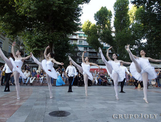 La danza llen&oacute; las calles del centro.

Foto: Pepe Villoslada
