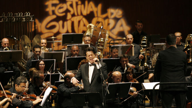 Santiago Auserón y la Orquesta de Córdoba, en el pasado Festival de la Guitarra.