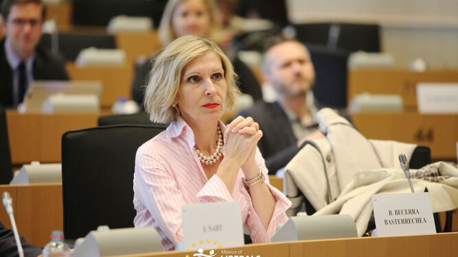 La eurodiputada Beatriz Becerra ha promovido el informe en el seno de parlamento europeo.