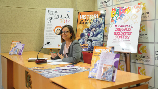 La diputada Ana Guijarro, durante la presentación del programa.